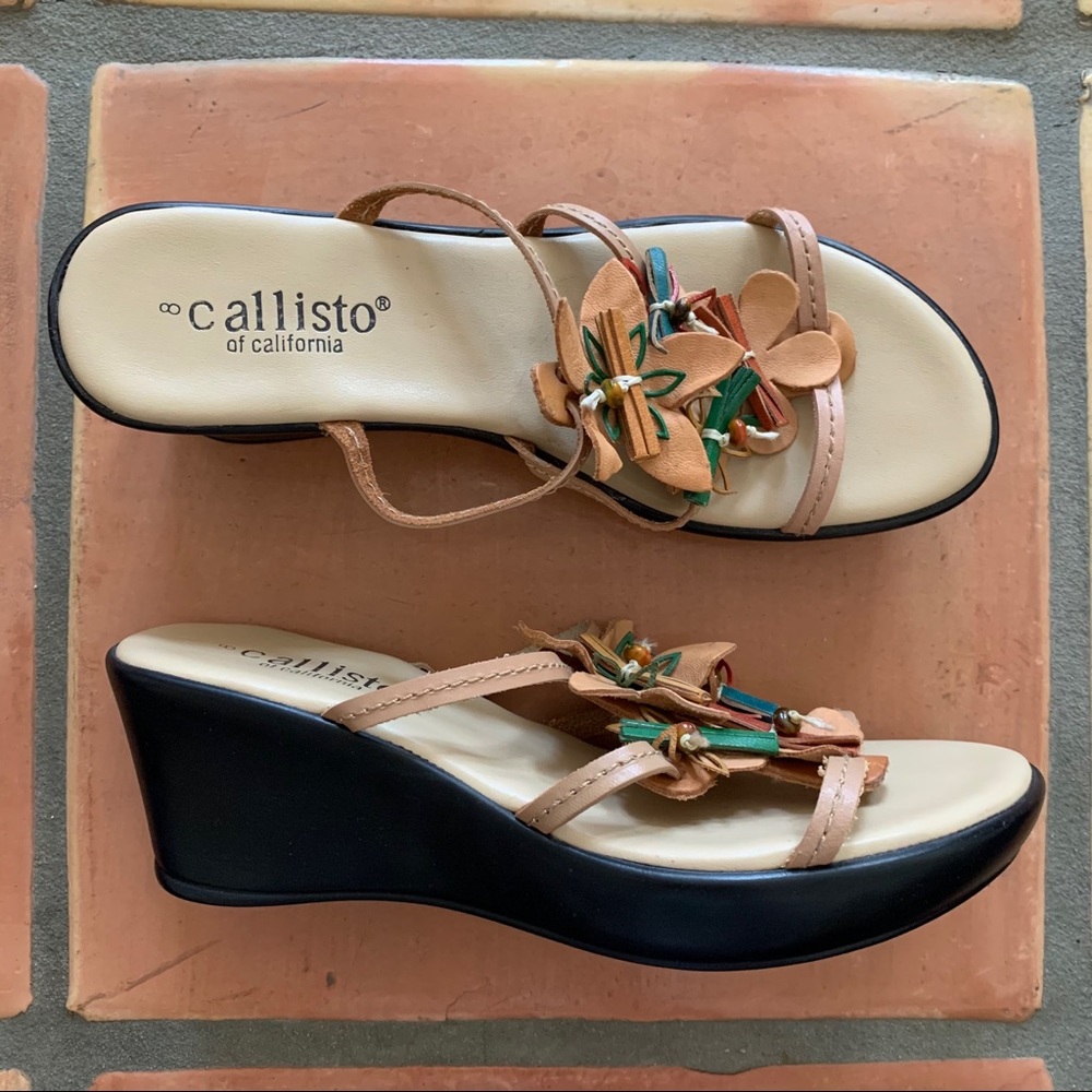 Callisto Women’s Leather Wedge Flower Sandals Sz 8
